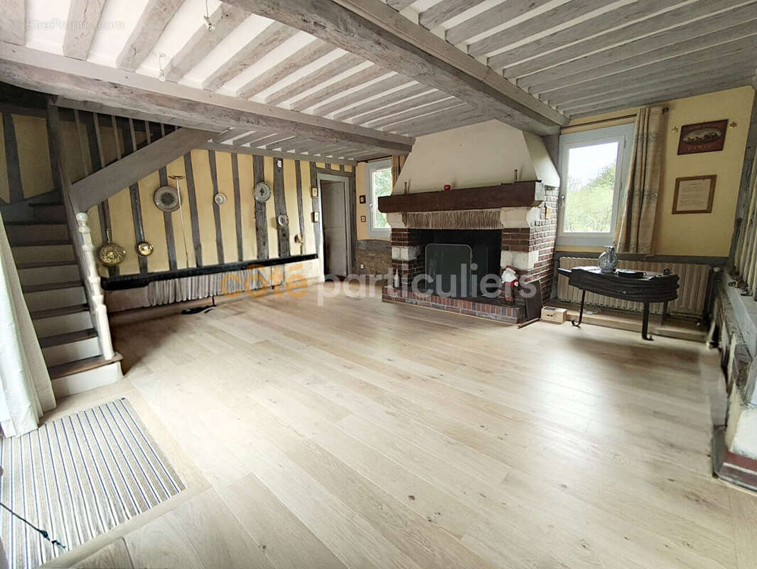 Maison à SAINT-PIERRE-SUR-DIVES