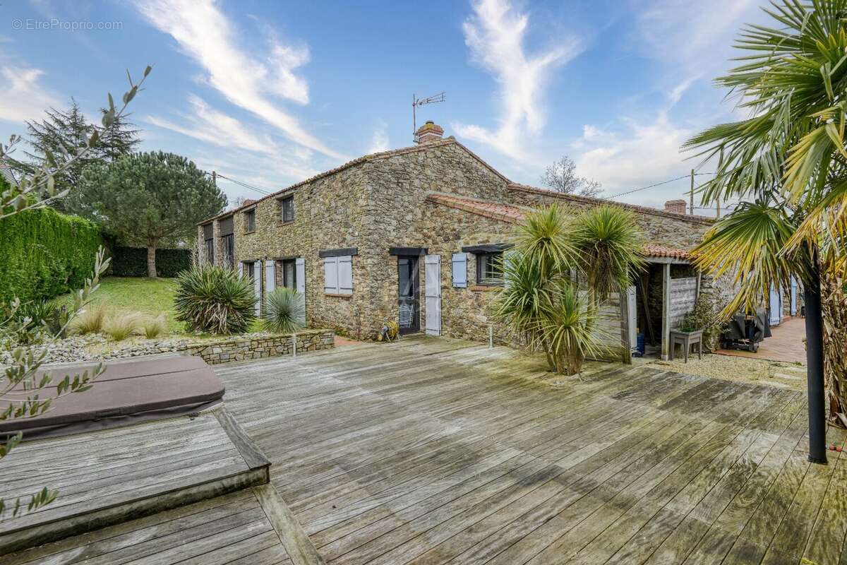 Maison à LE LANDREAU