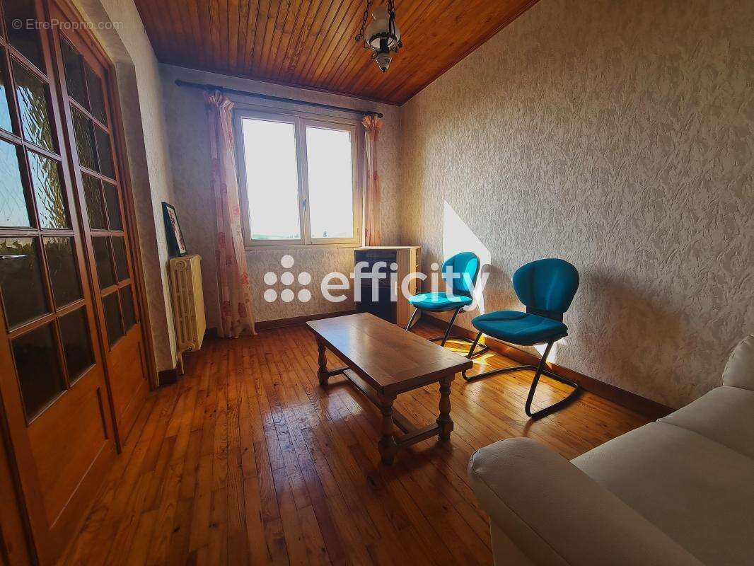 Maison 102 m² à Maringes  - photo 4