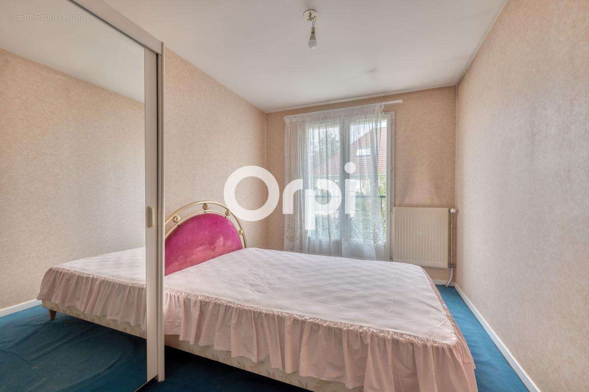 Maison à BUSSY-SAINT-GEORGES