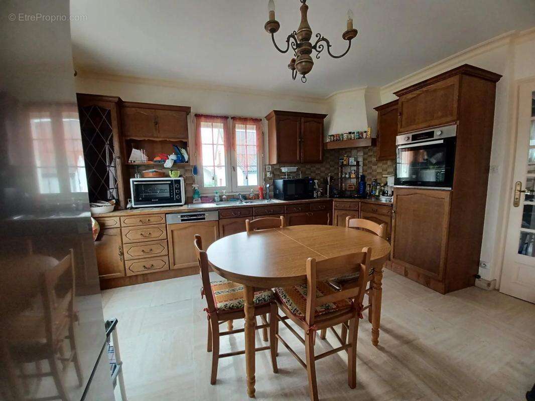 Maison à CLEDEN-POHER