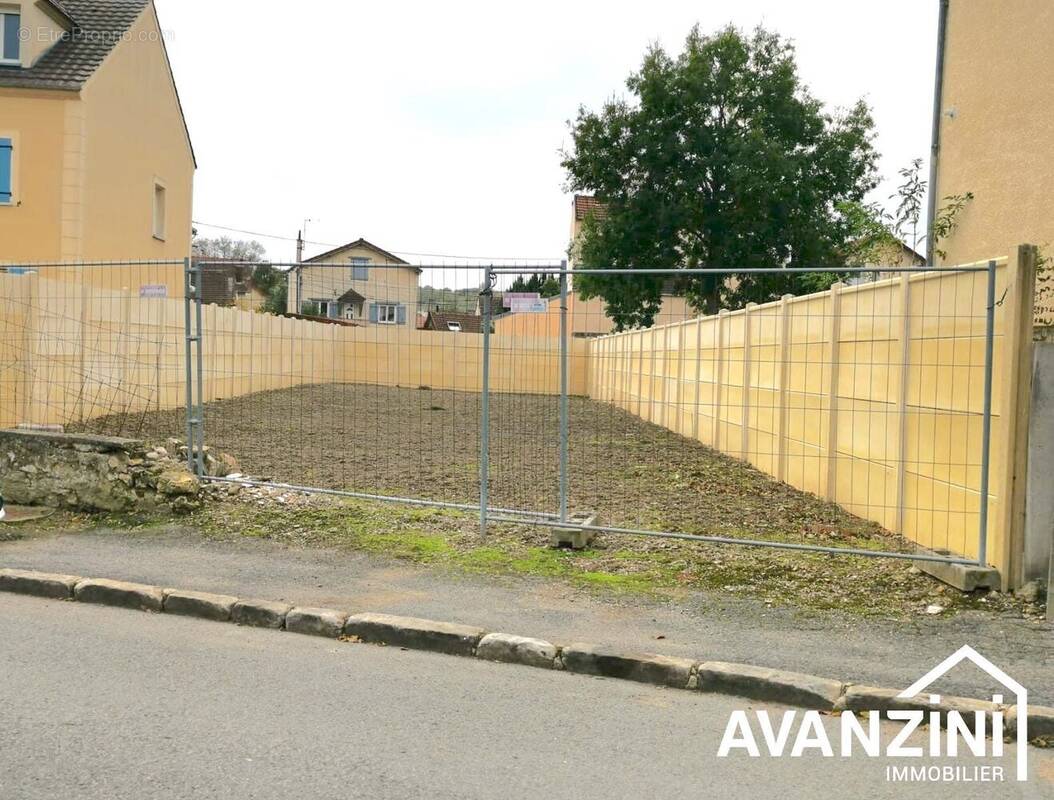 Terrain à LAGNY-SUR-MARNE