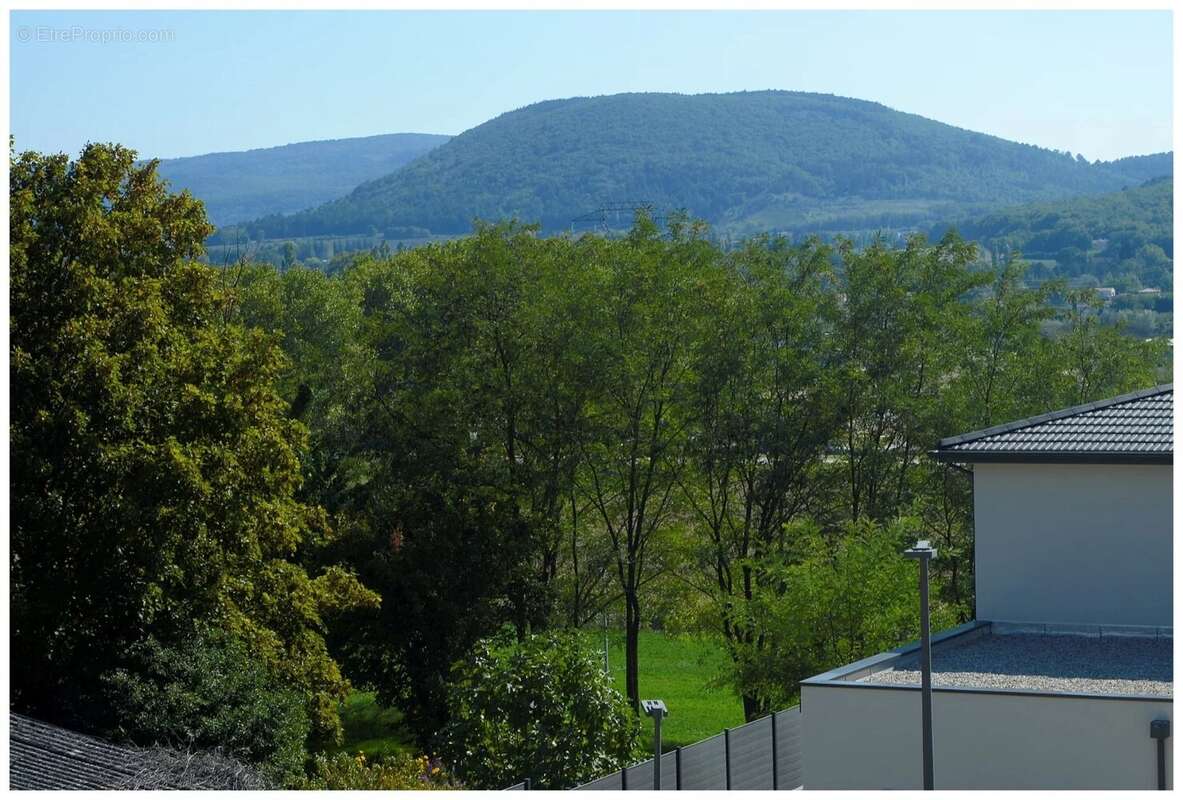 Maison à MONTBOUCHER-SUR-JABRON