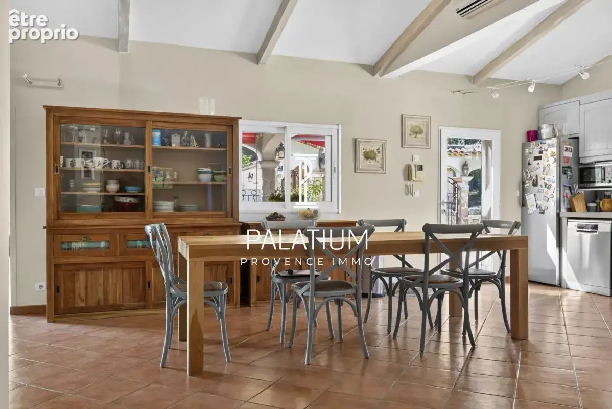 Propriété provençale de 209 m² – Environnement calme et verdoyant, Ventabren - photo 17