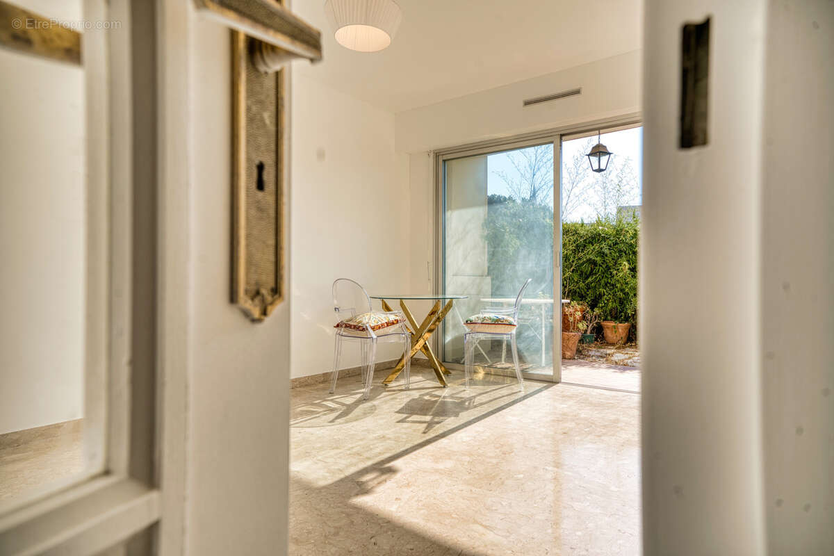 Nice Valrose - 2p jardin privatif + garage - photo 7