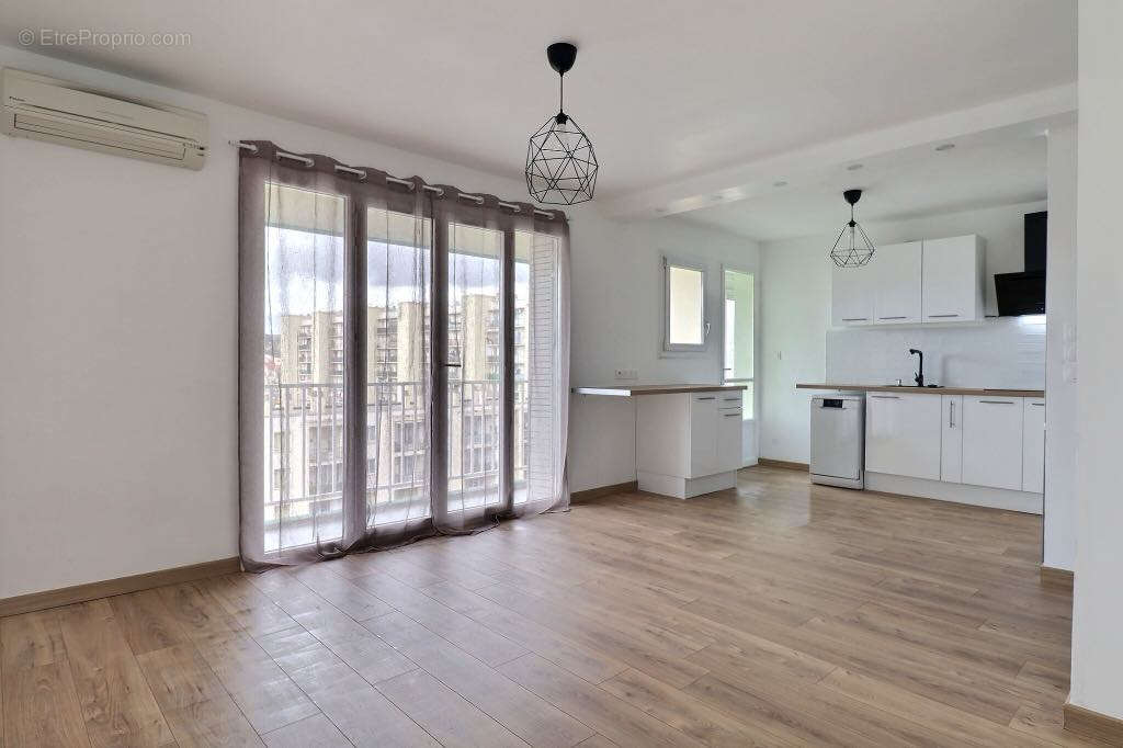 Appartement à MARSEILLE-13E