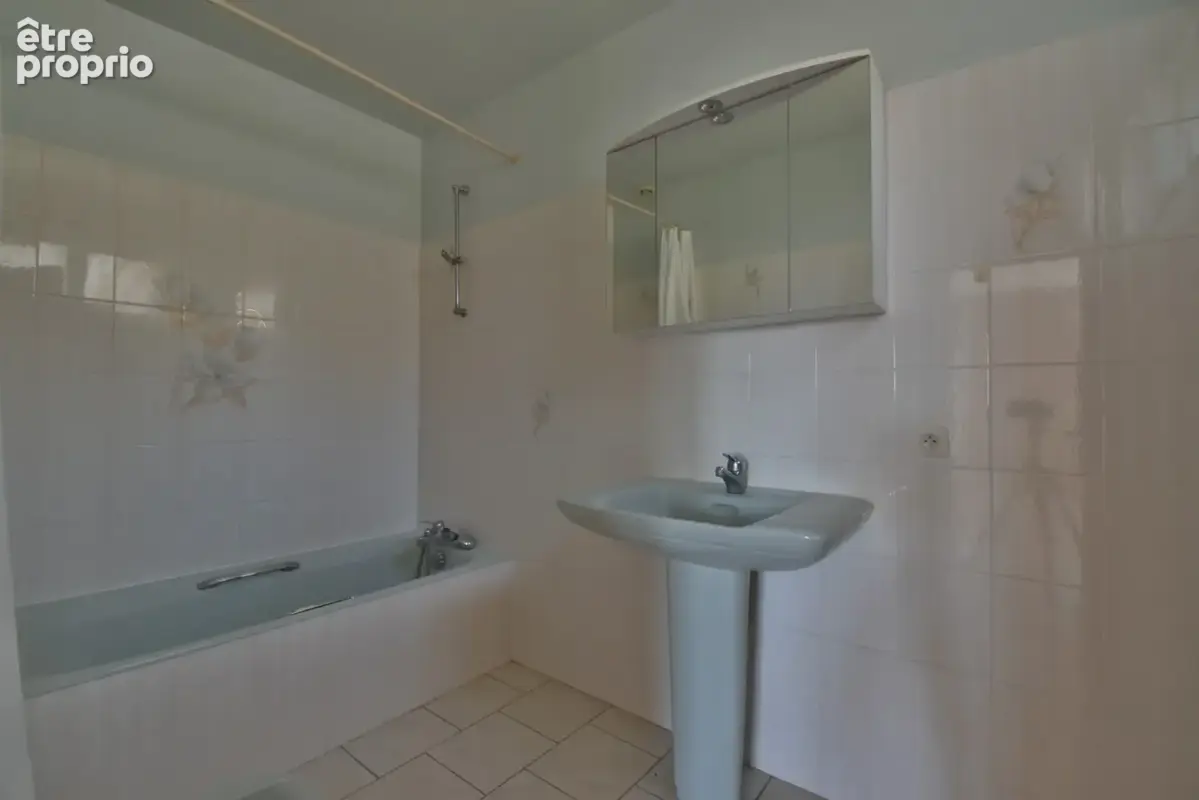 A vendre  MURVIEL LES BEZIERS (34490), Villa traditionnelle sur 1 100 m² de terrain divisible – Un fort potentiel ! - photo 10