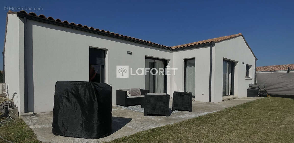 Maison à SAINT-ROMAIN-DE-BENET