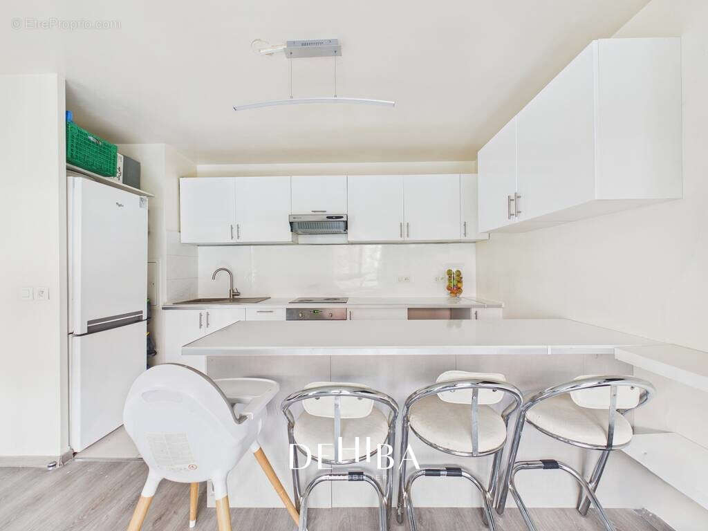 Appartement à LES PAVILLONS-SOUS-BOIS