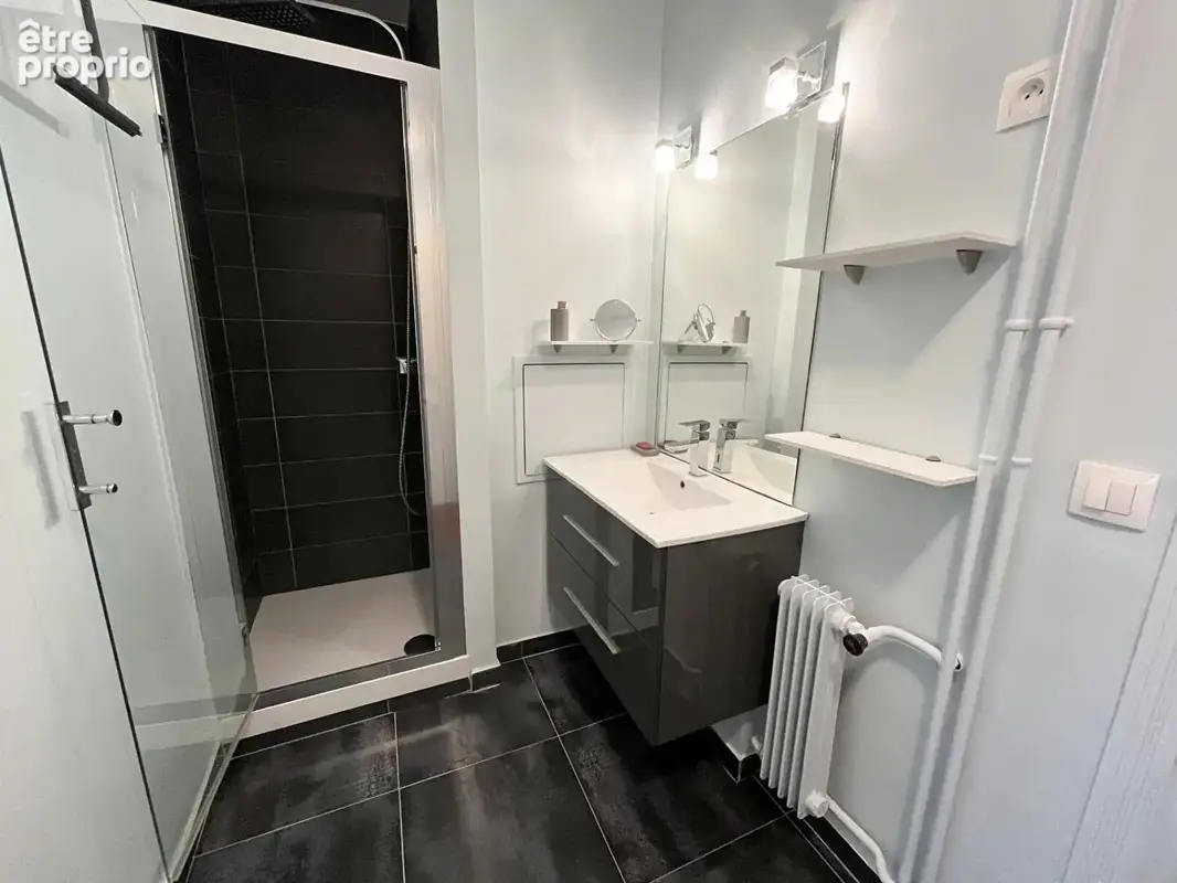 Appartement + cave + parkings (en option) + studette (en option). - photo 10