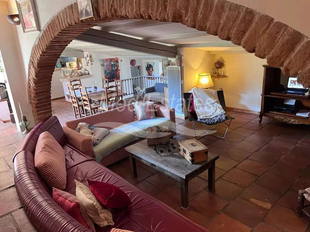 Maison à PLAN-DE-LA-TOUR