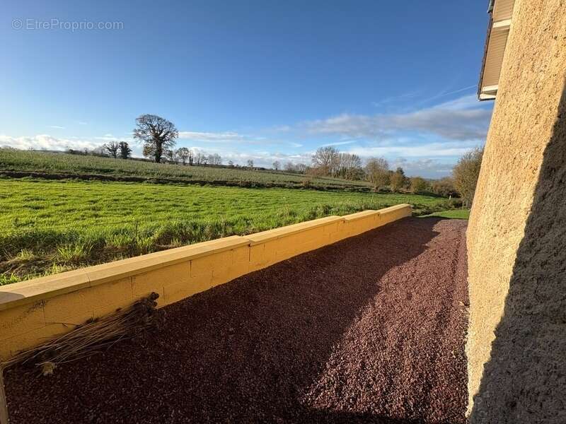 Maison à SAINT-SAMSON-DE-BONFOSSE