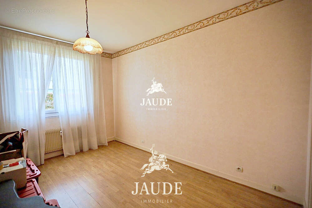 Appartement T4 de 87 m2 avec balcon, cave et garage   Clermont-Ferrand - photo 9