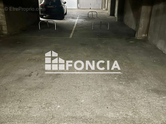 Parking à PARIS-19E