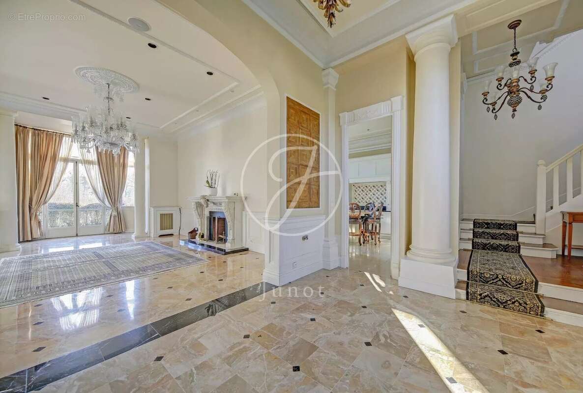 Maison à CROISSY-SUR-SEINE