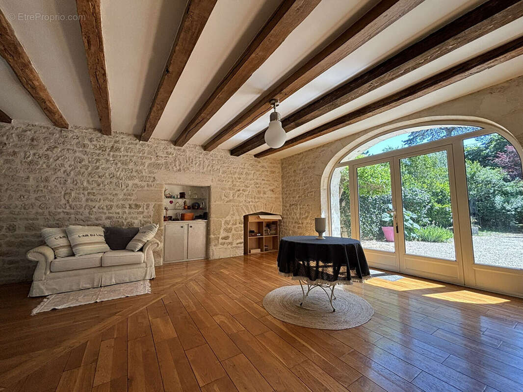 Maison à VOUILLE