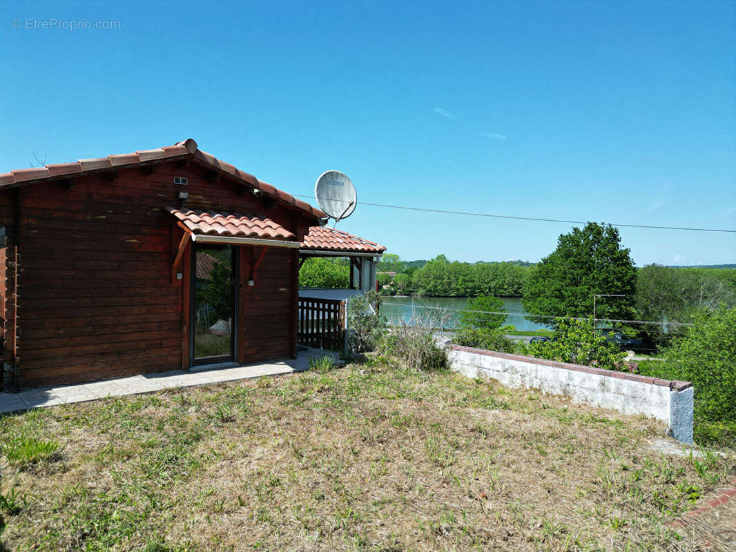 Maison à URT