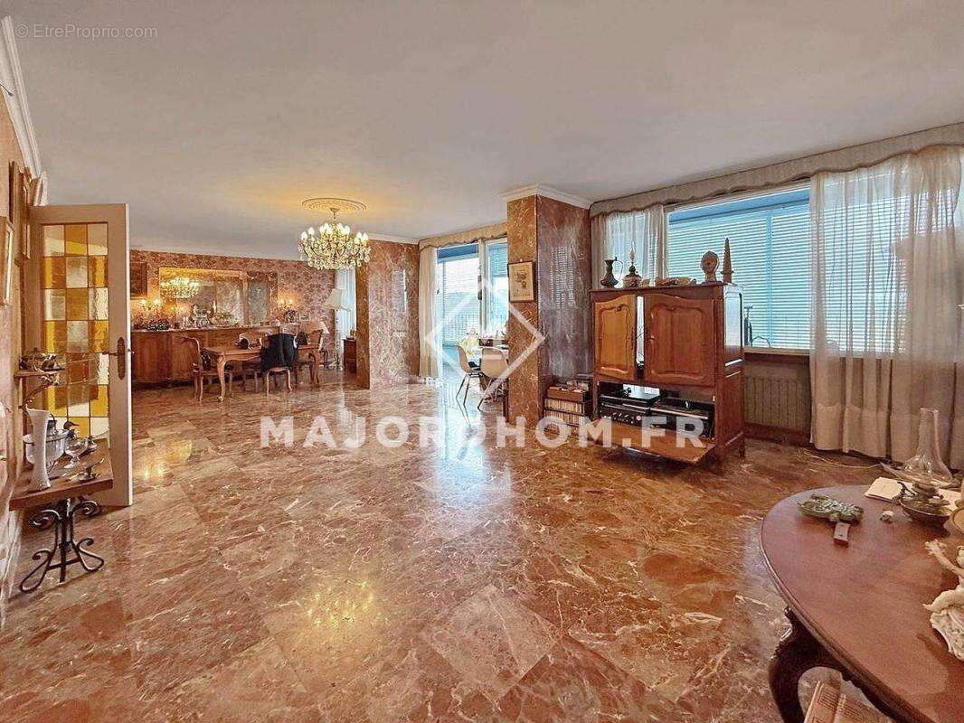 Appartement à MARSEILLE-9E