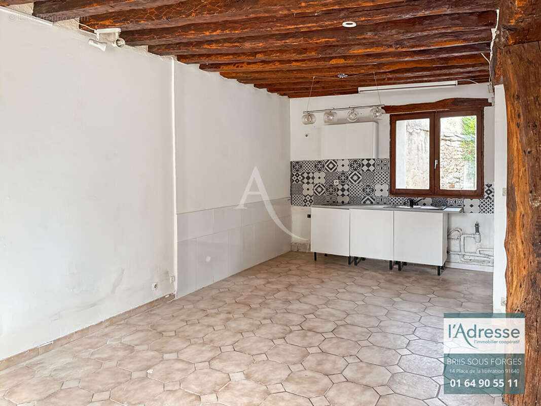 Appartement à FONTENAY-LES-BRIIS