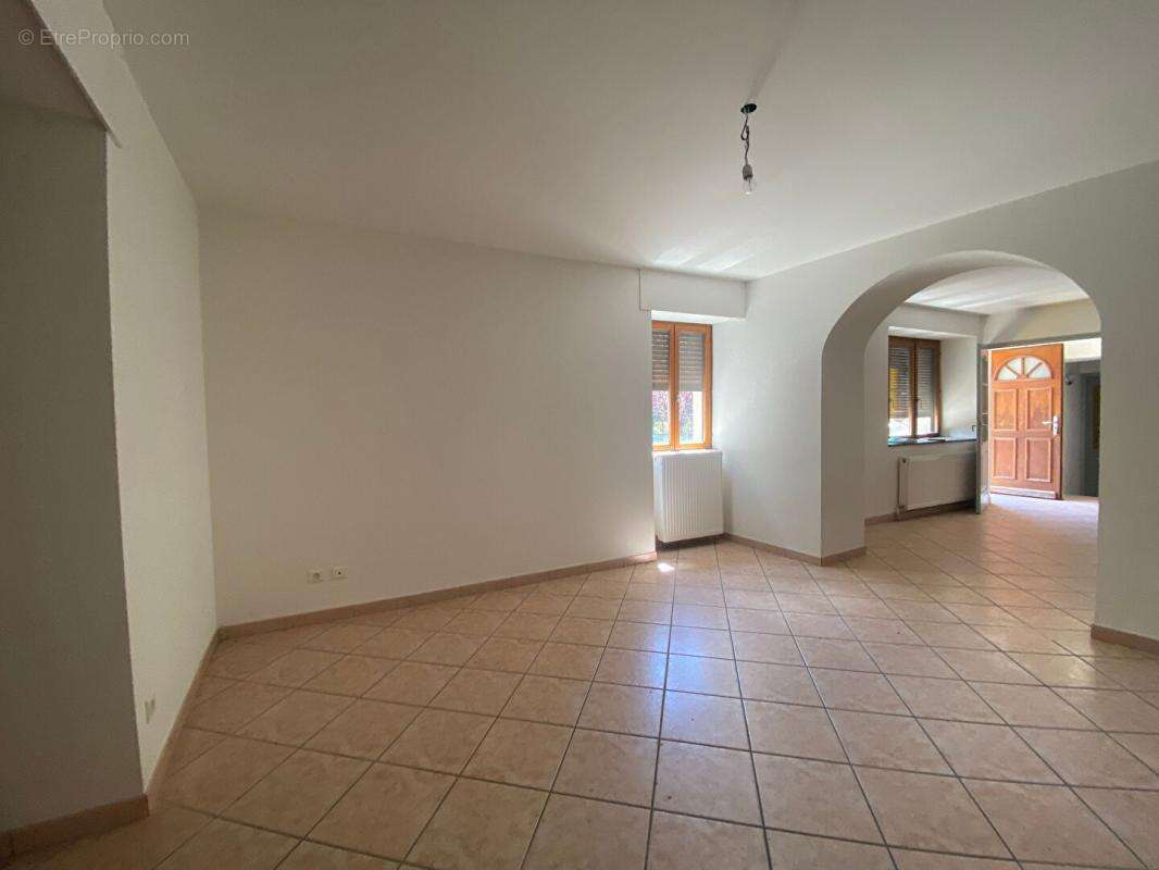 Appartement à VIEU-D'IZENAVE