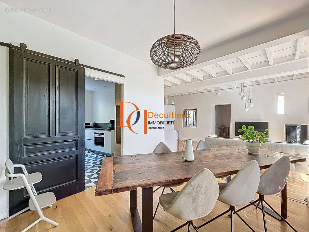 Maison à SAINT-GENIS-LES-OLLIERES