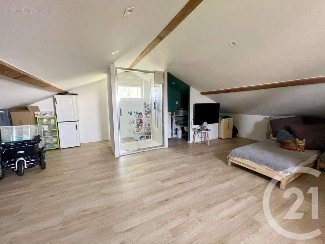 Maison 154 m² à L'isle-Jourdain  - photo 12