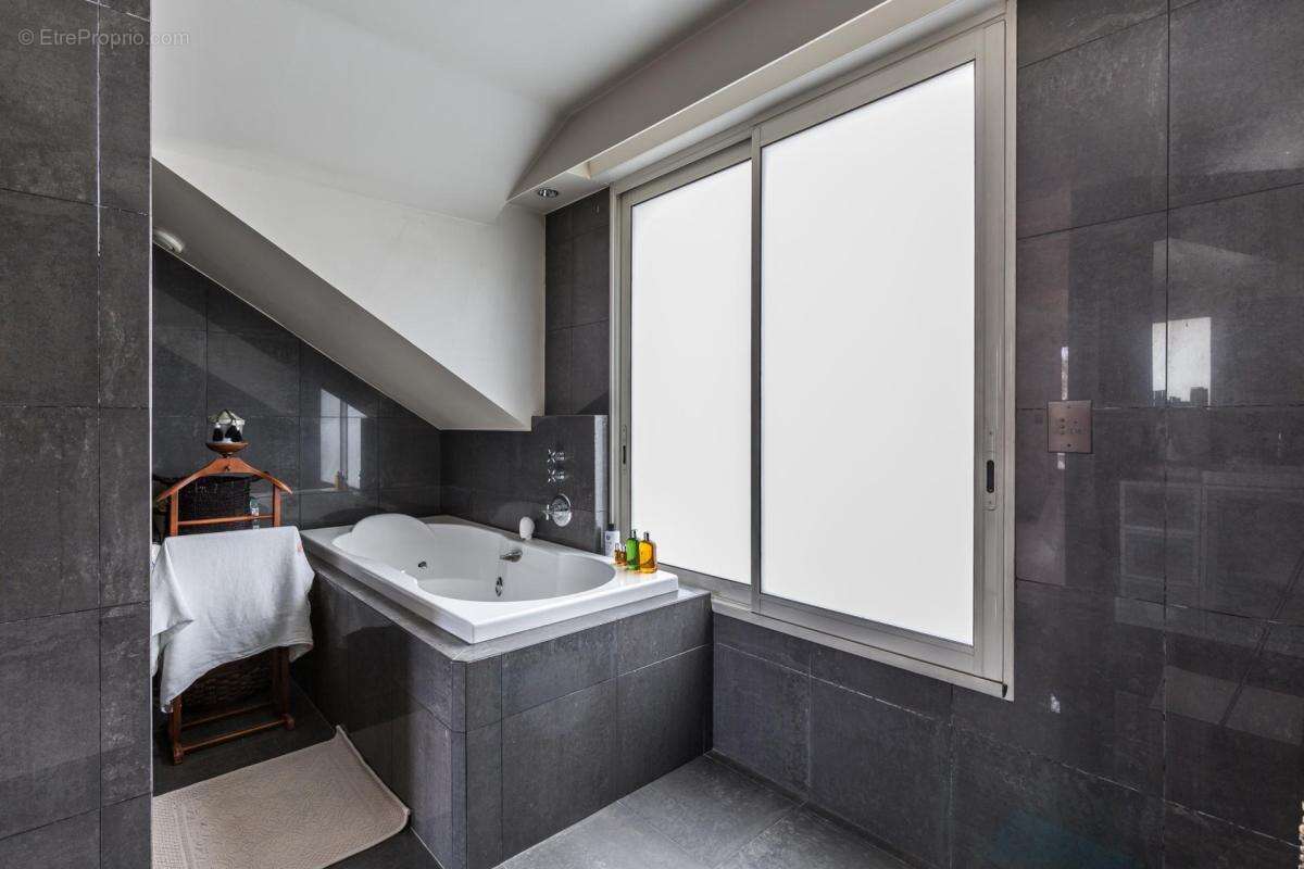 Neuilly-sur-seine / ile de la jatte - exceptionnelle maison 200 m2 habitable / jardin et terrasse - photo 13
