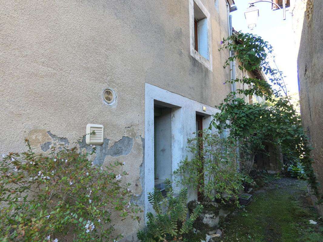 Maison à CORGNAC-SUR-L'ISLE