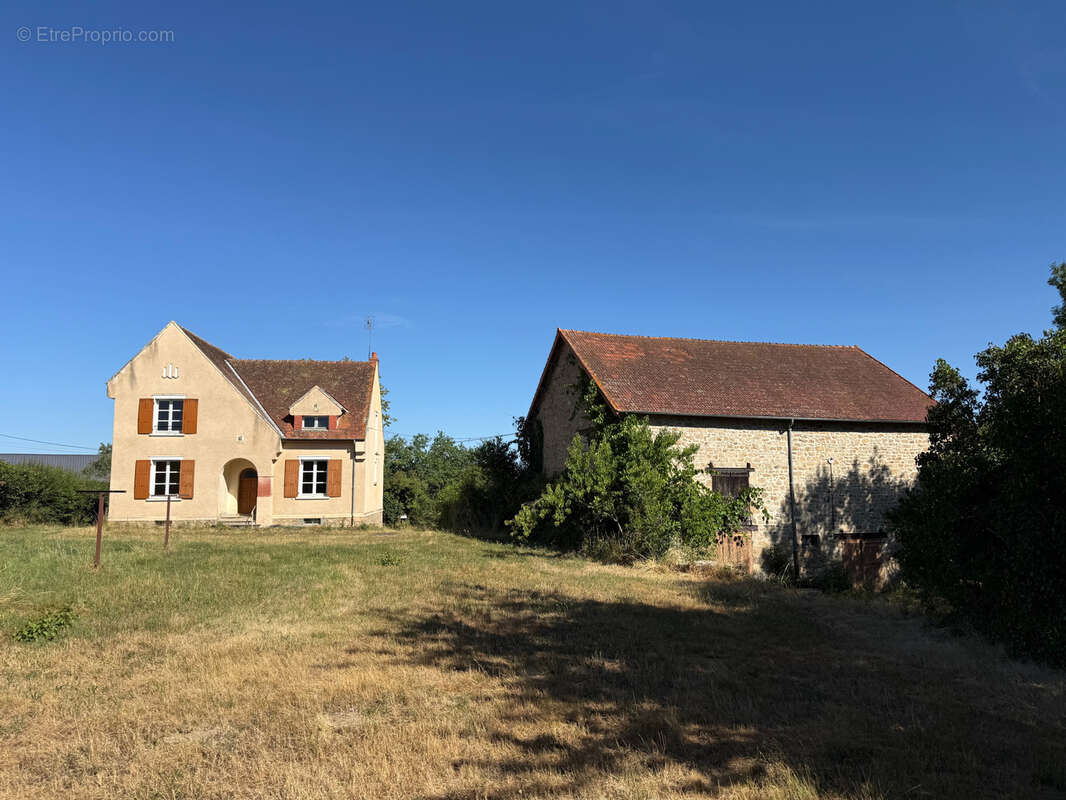 Auv 1226 : Maison typique, grange, puits, calme, vue, 3 849m2 - photo 36