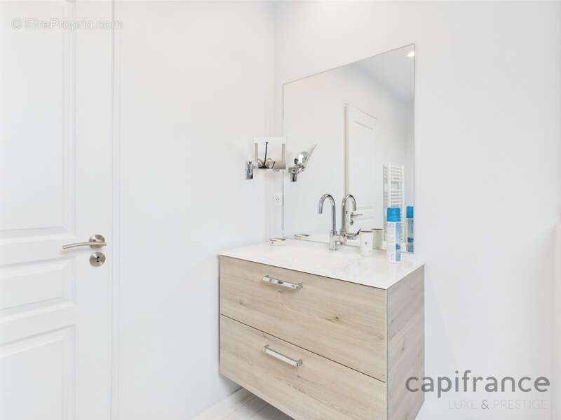 Maison à EQUEMAUVILLE