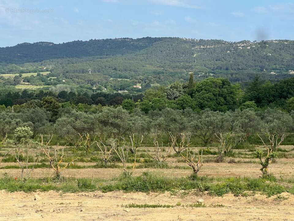 Terrain à ROGNES