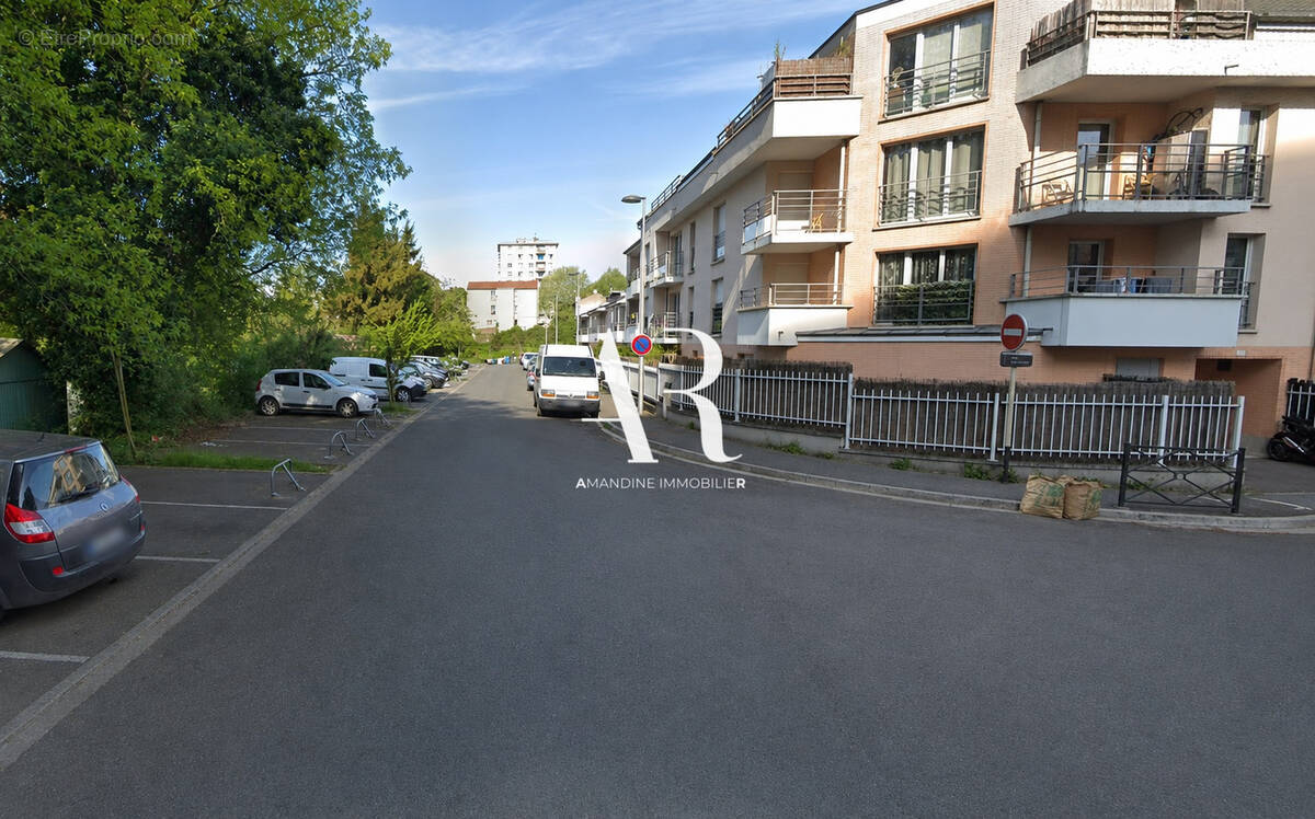 Parking à NOISY-LE-SEC