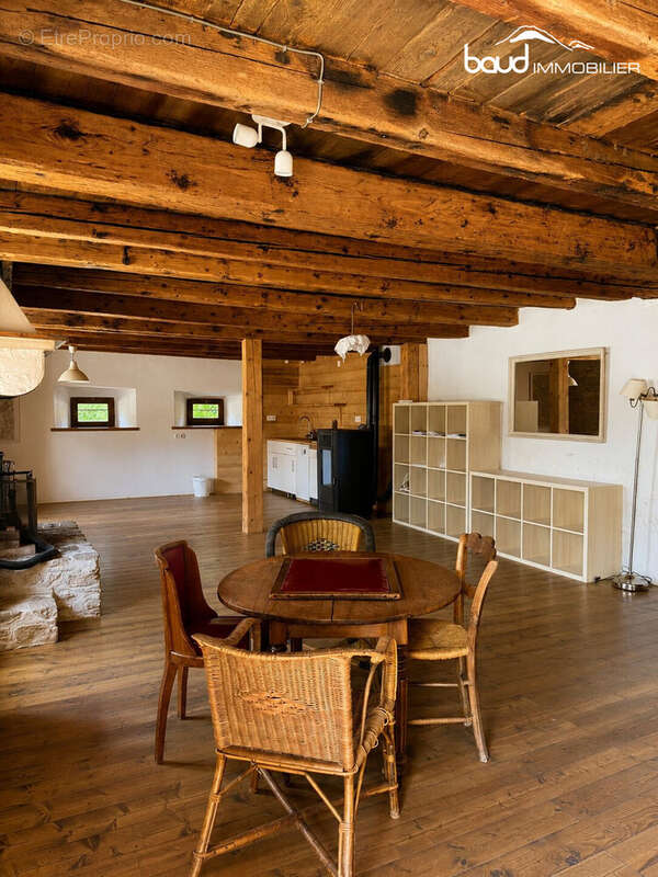 Maison 293 m² à Rencurel  - photo 7