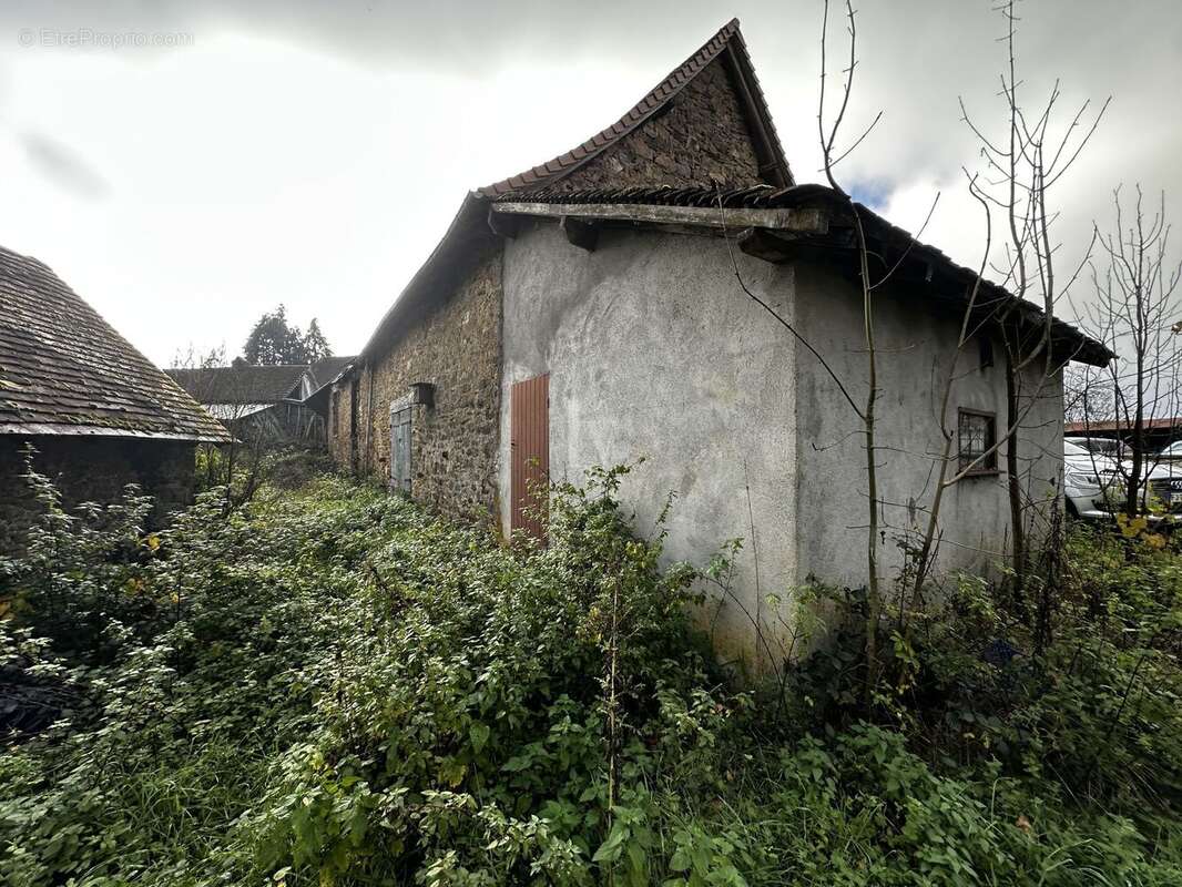 Maison à MAGNAC-BOURG