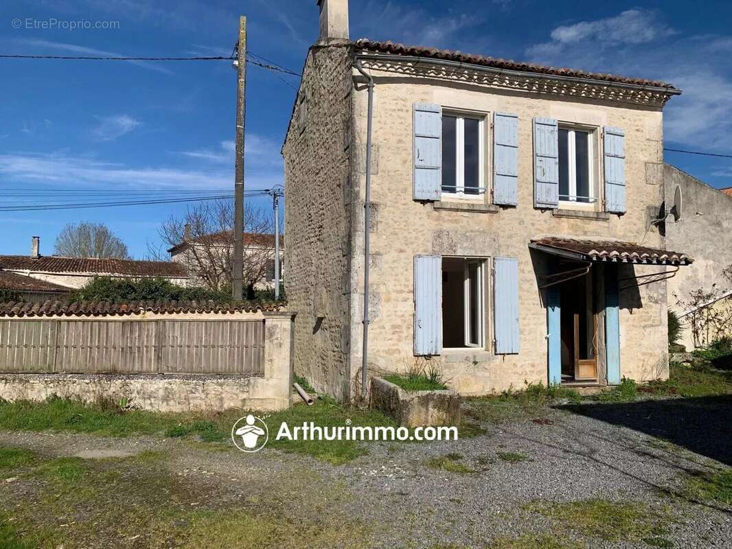 Maison à CHERBONNIERES