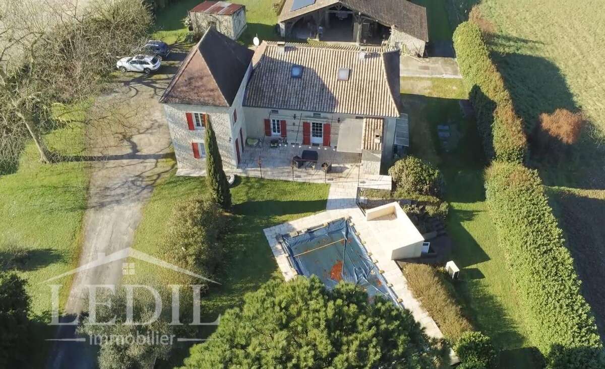Maison à MONVIEL