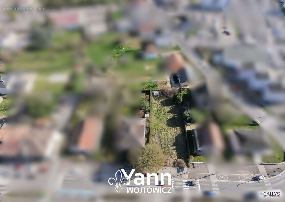 Terrain à FAMECK