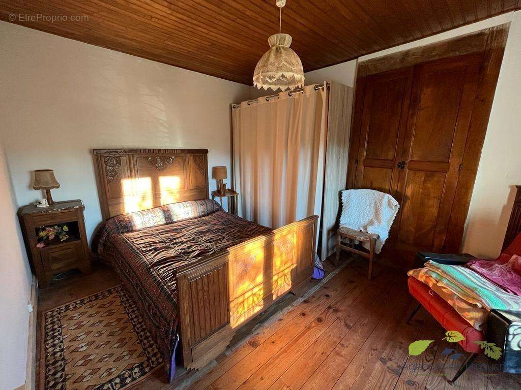 Maison à NEUVIC-ENTIER