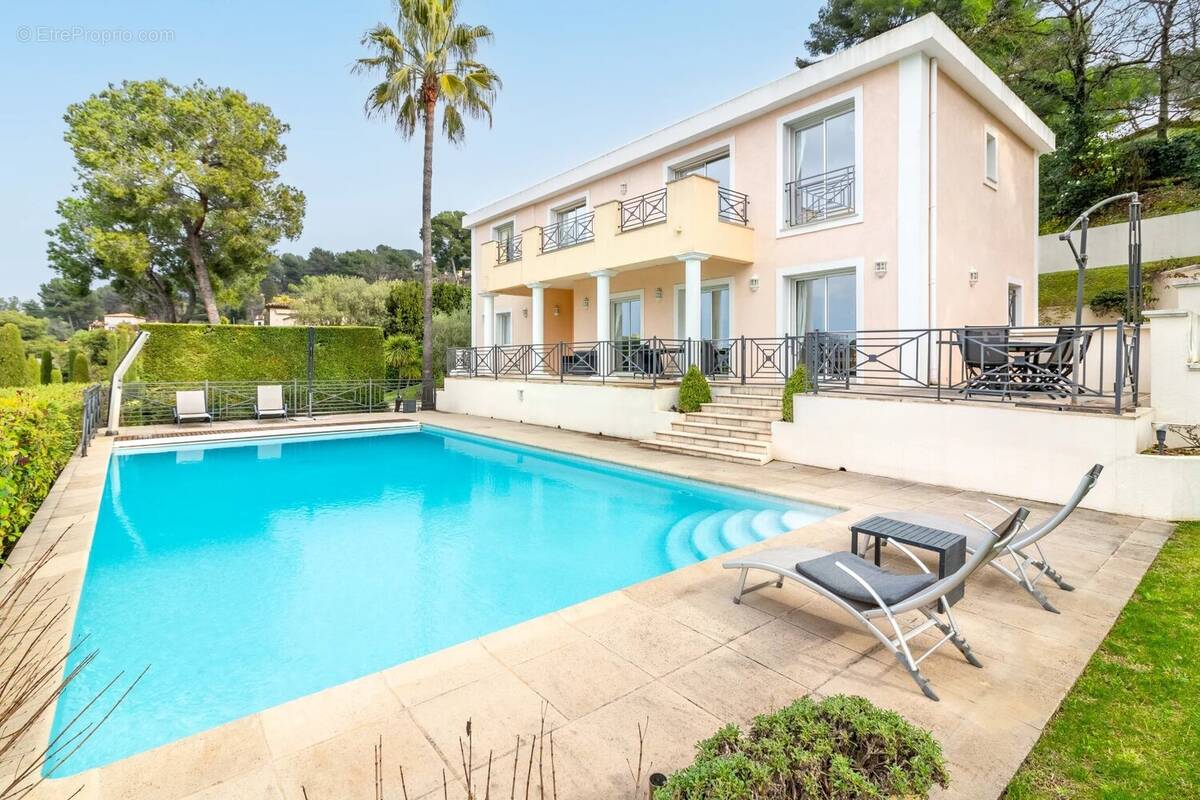 Maison à MOUGINS