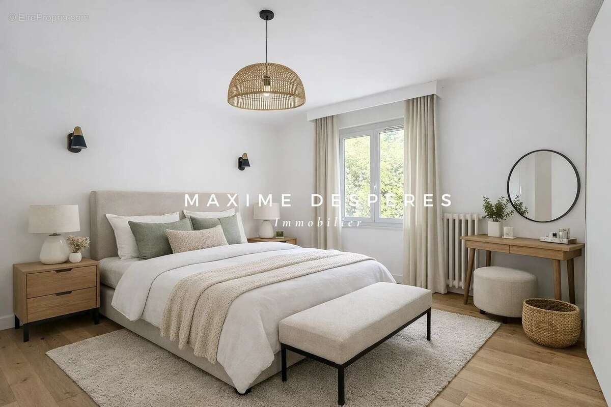 Appartement à COURBEVOIE