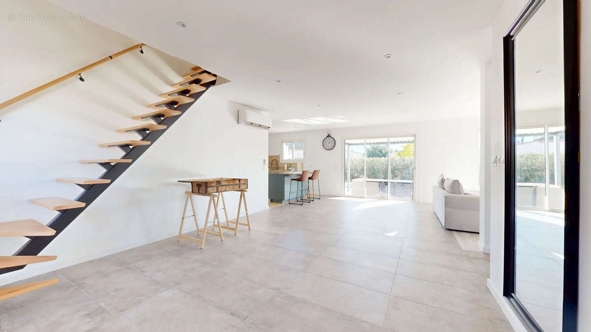 Maison à PUGET-SUR-ARGENS