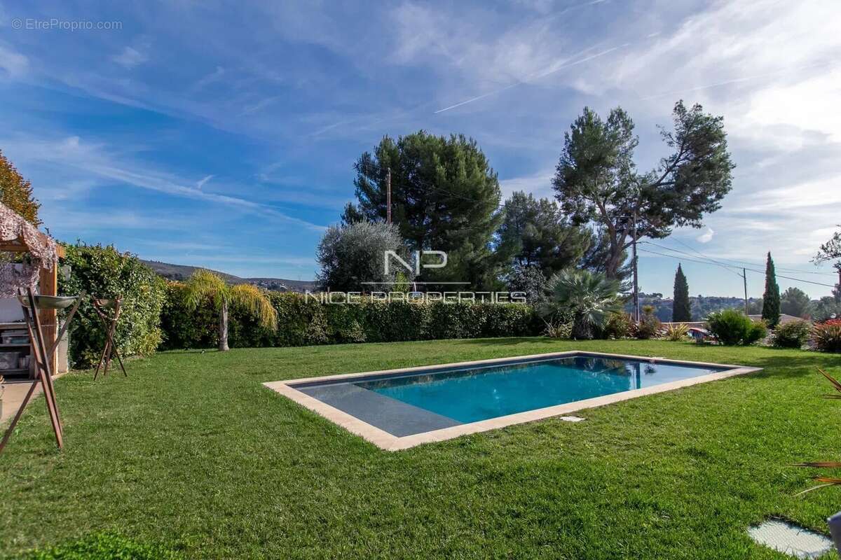 Appartement à COLOMARS