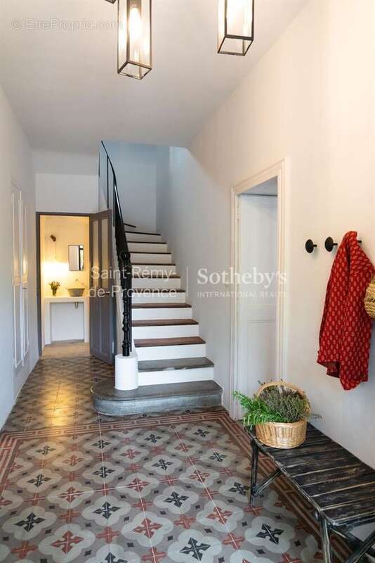 Saint Rémy de Provence, charmante maison de village rénovée avec jardin et piscine - photo 13