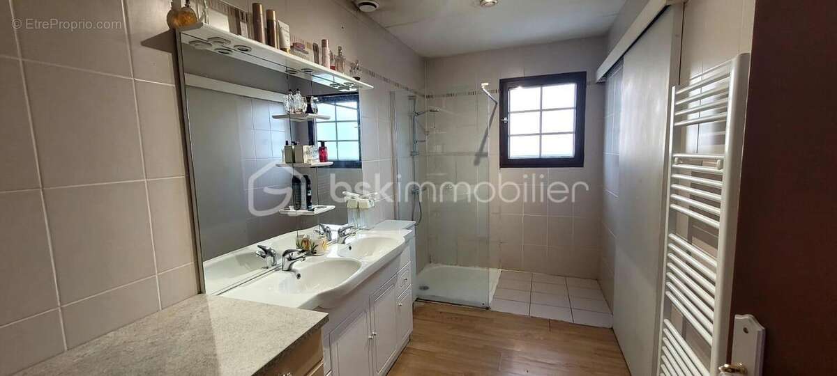 Maison de plain-pied sur terrain clos de 768 m² - photo 5