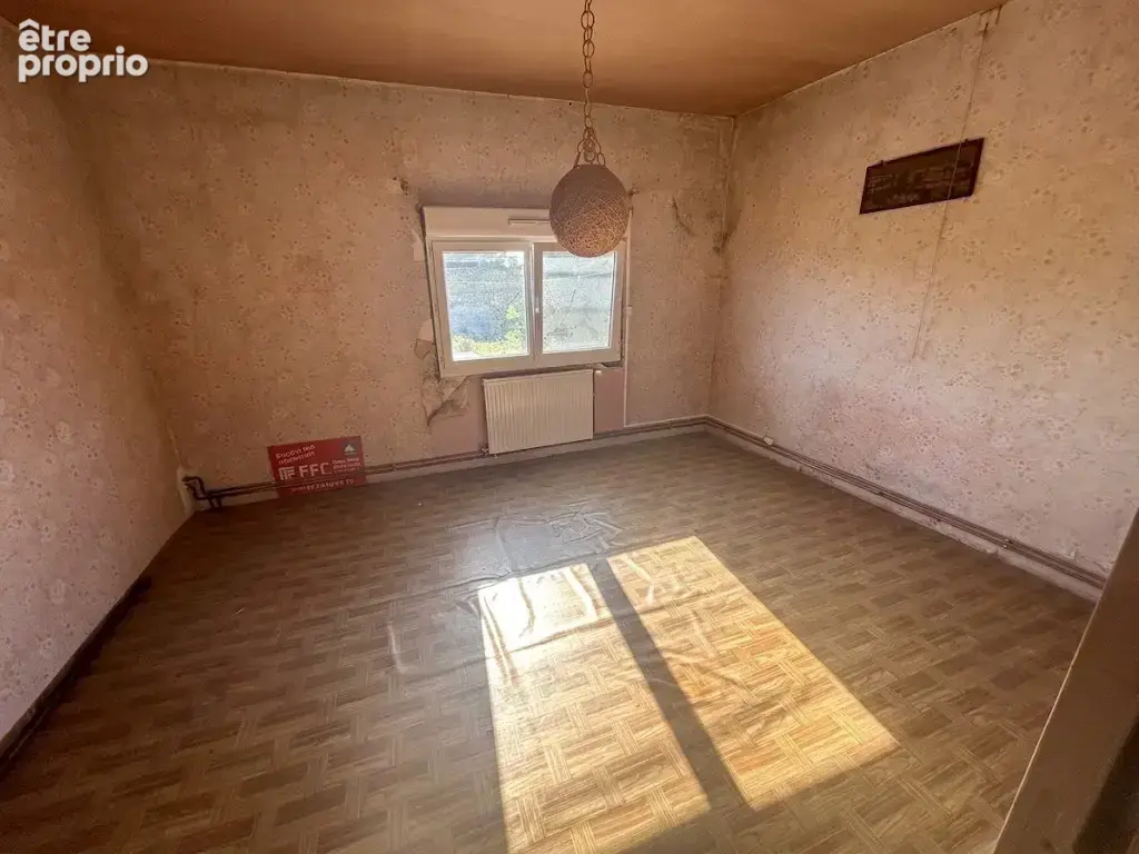 Maison mitoyenne à rénover, beau potentiel, secteur calme ! - photo 10