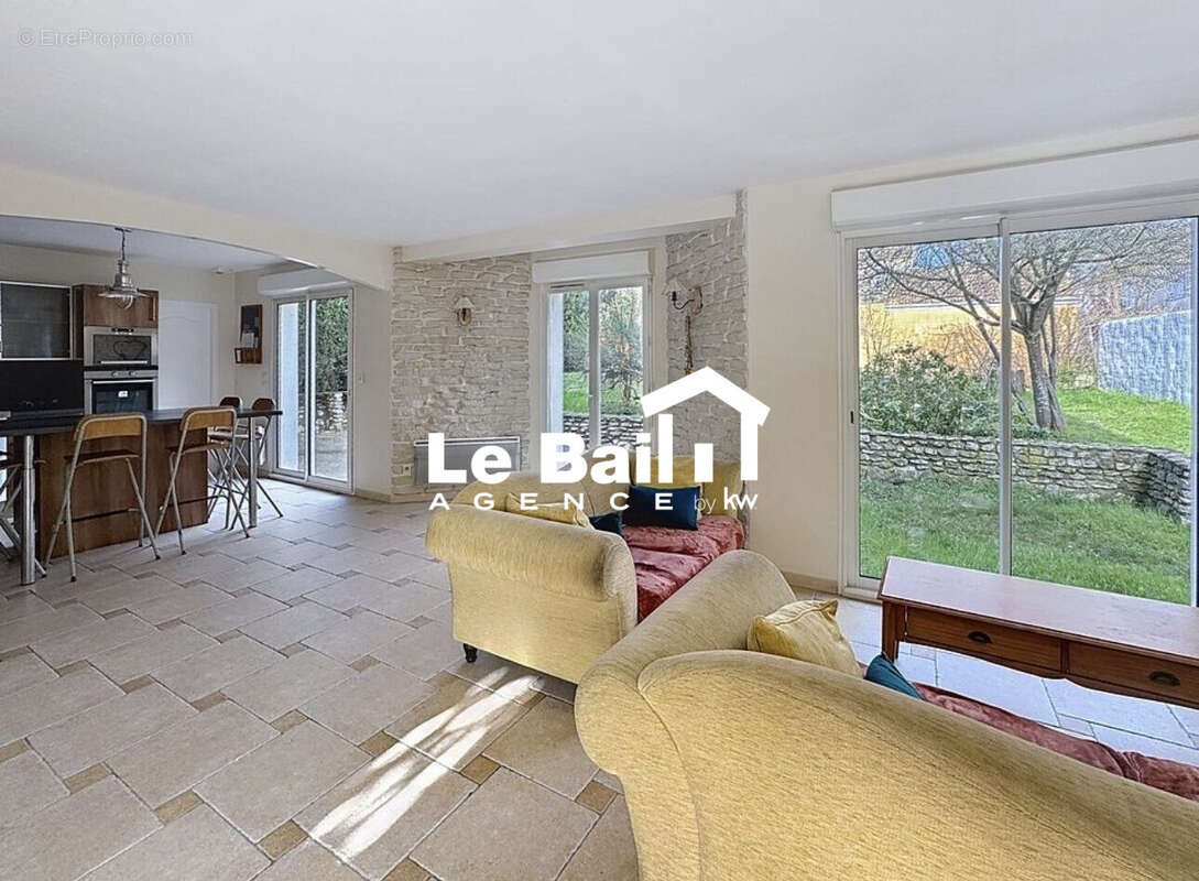 Maison 168 m² à Osny  - photo 2