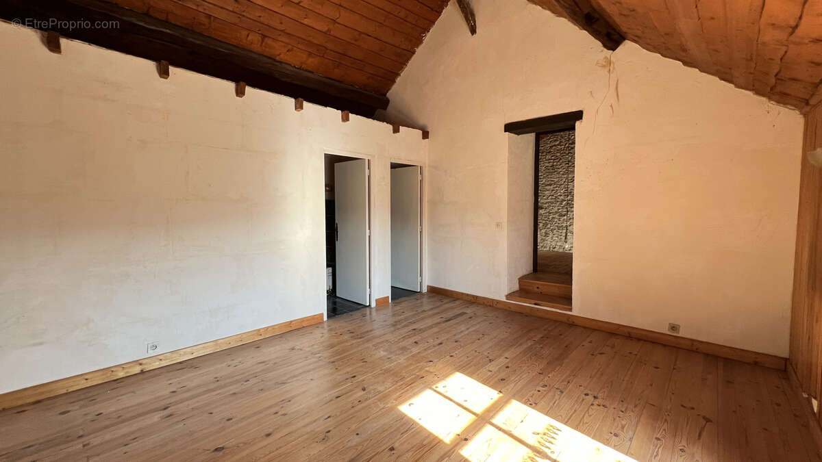 Maison à NEAUPHLE-LE-VIEUX