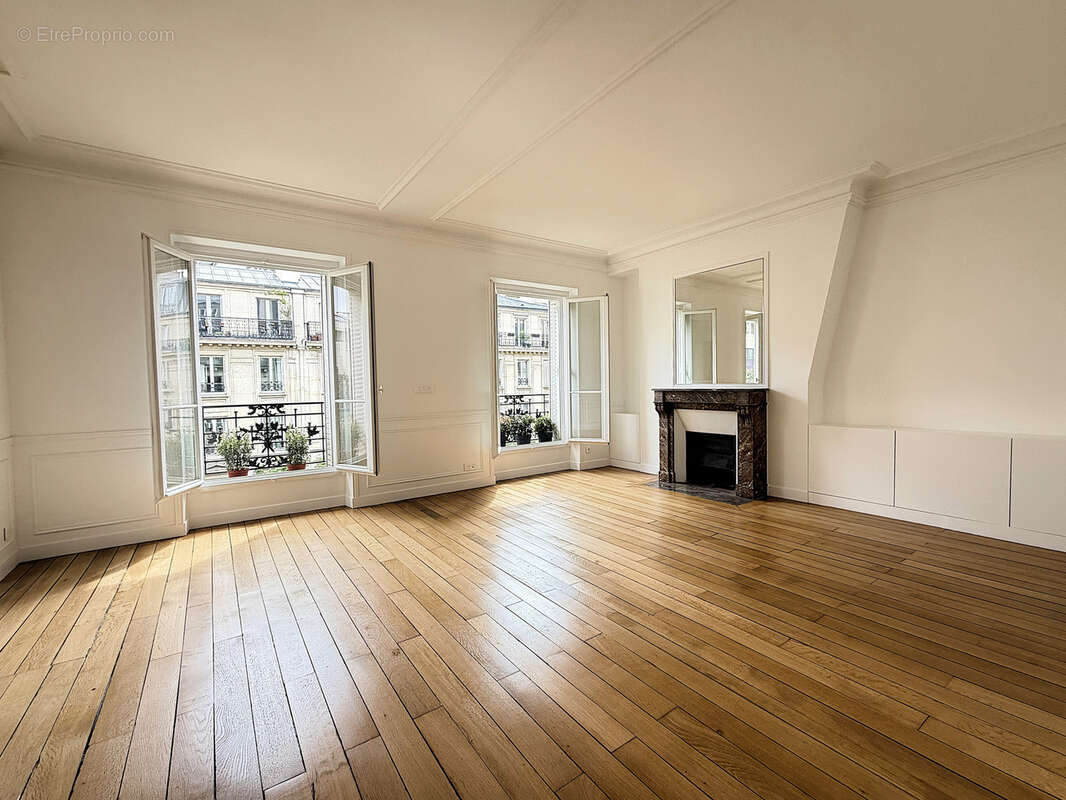 Appartement à PARIS-12E