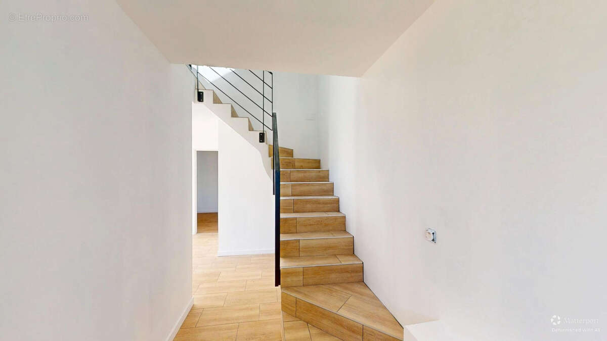 Maison à vendre dans le centre de LÉOGNAN ! - photo 5