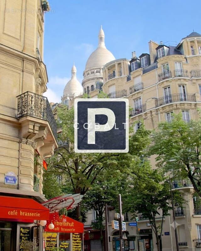Parking à PARIS-18E